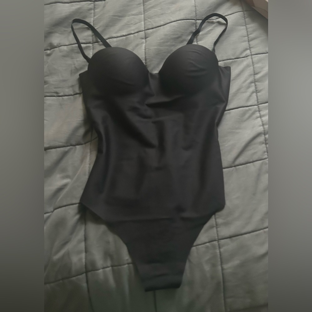 SKIMS BODY MOLDED UNDERWIRE BODYSUIT